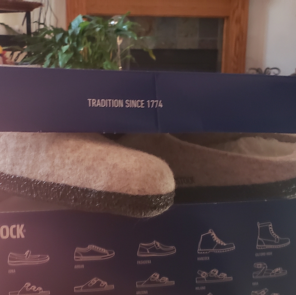 Birkenstock clogs - NWOT Size 8 or 39 eggnog color (cream) wool